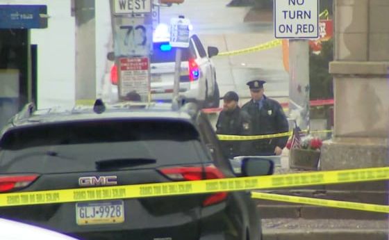 В США неизвестные расстреляли восьмерых подростков на автобусной остановке